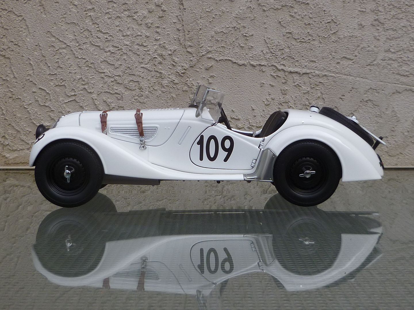 AutoArt 1938 BMW 328 Roadster #109 - DiecastSociety.com AutoArt 1938 BMW 328 Roadster #109 - DiecastSociety.com